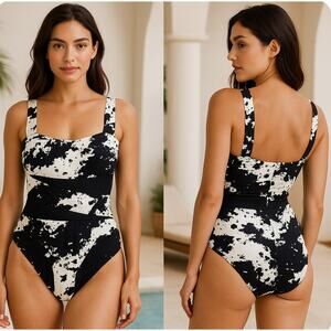 Carmen Marc Valvo One Piece Swimsuit Size 8 Black White Abstract Print